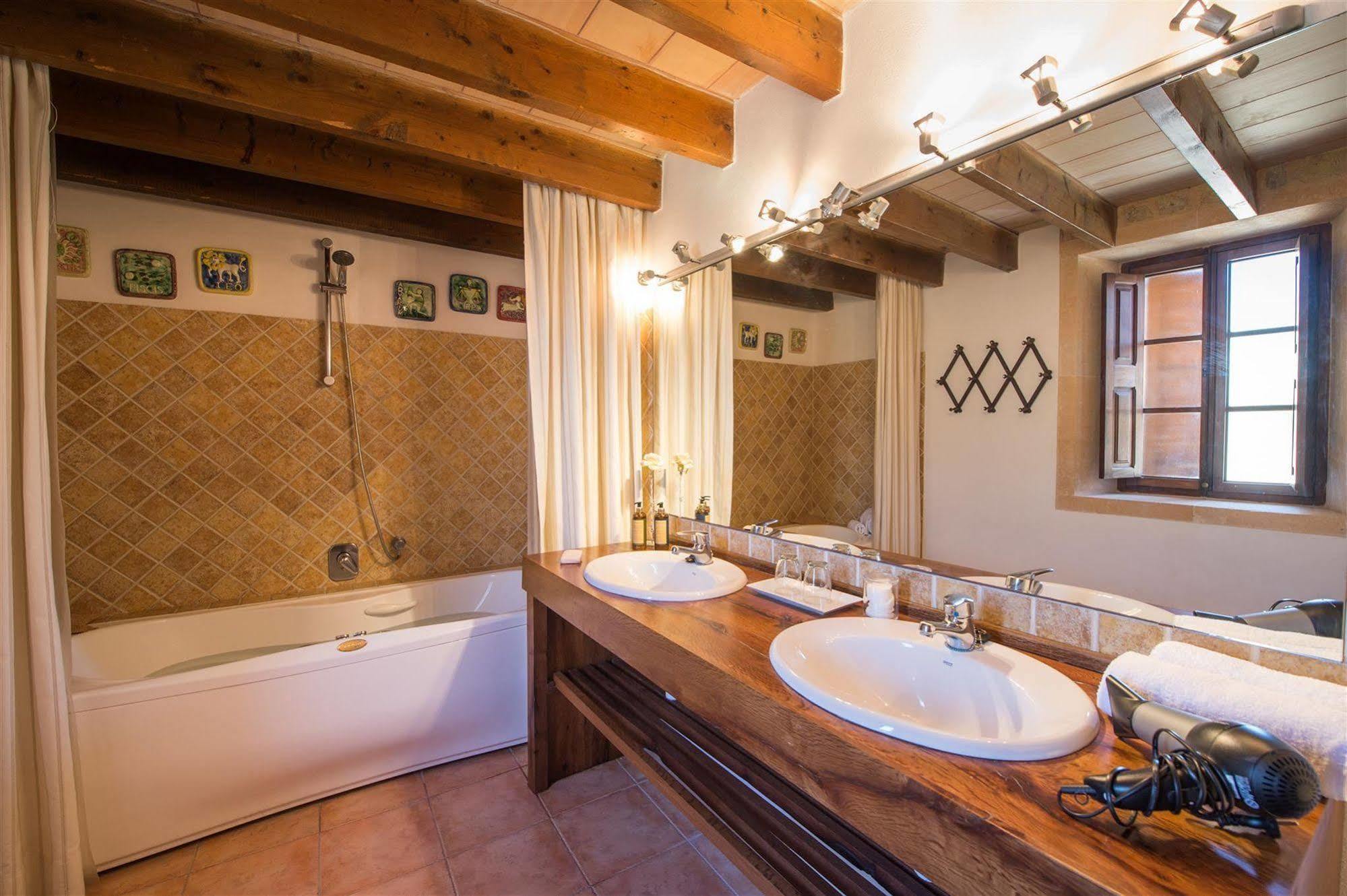 Hotel Rural Can Feliu Porreres Bagian luar foto
