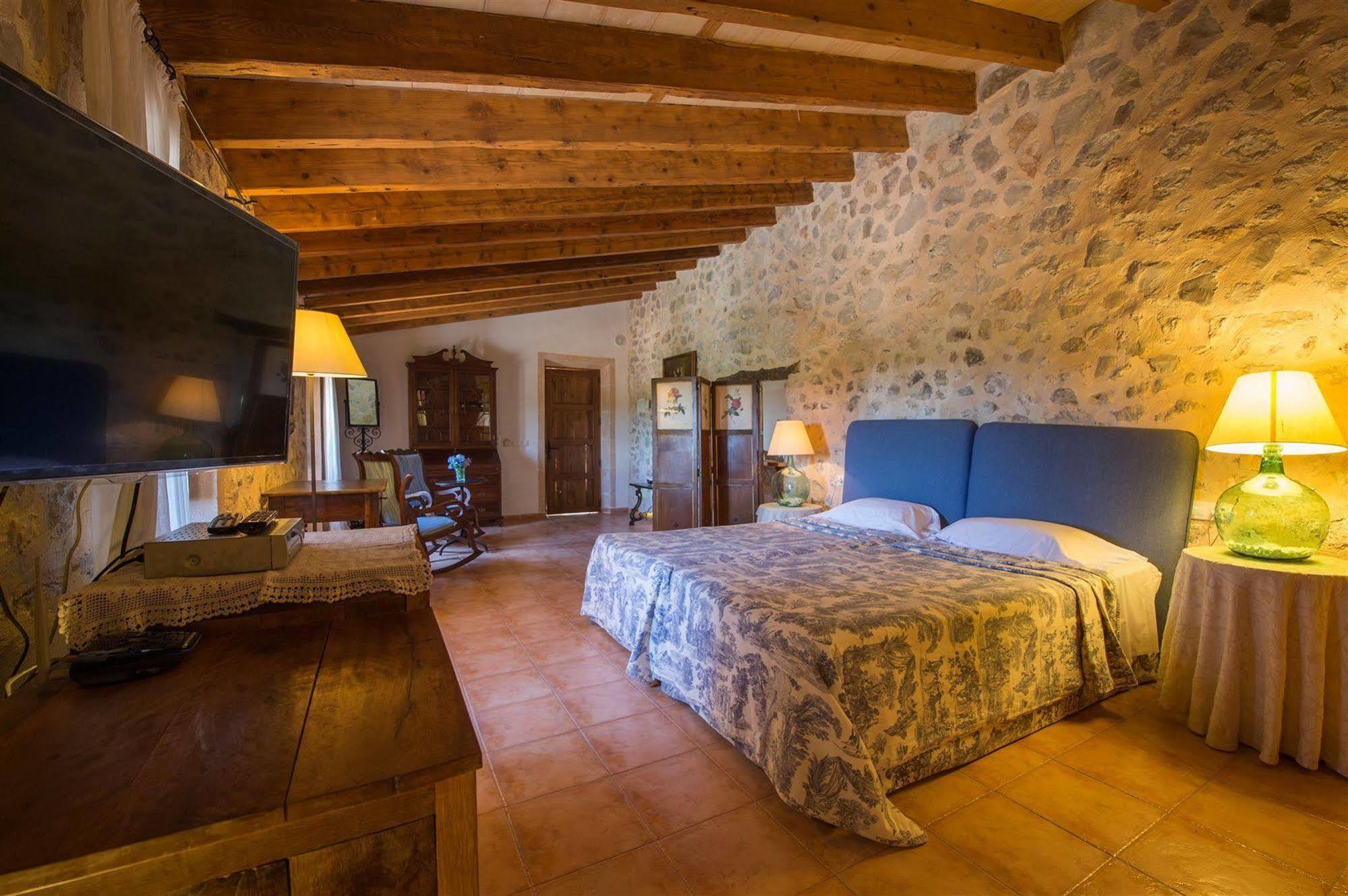 Hotel Rural Can Feliu Porreres Bagian luar foto